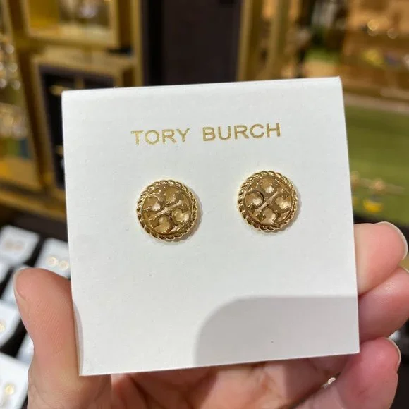【美品】TORY BURCH ゴールド ラージTロゴピアス 美品】TORY BURCH ゴールド ラージTロゴピアス - メルカリ